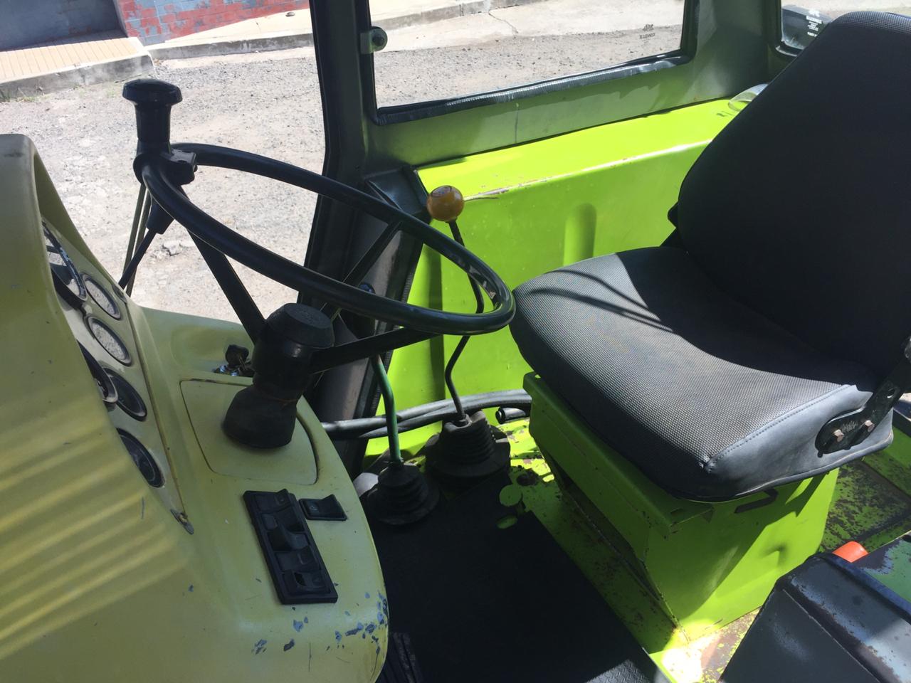 Tractor Zanello 230CC con Pala y Pinche Rollos - Imagen 4